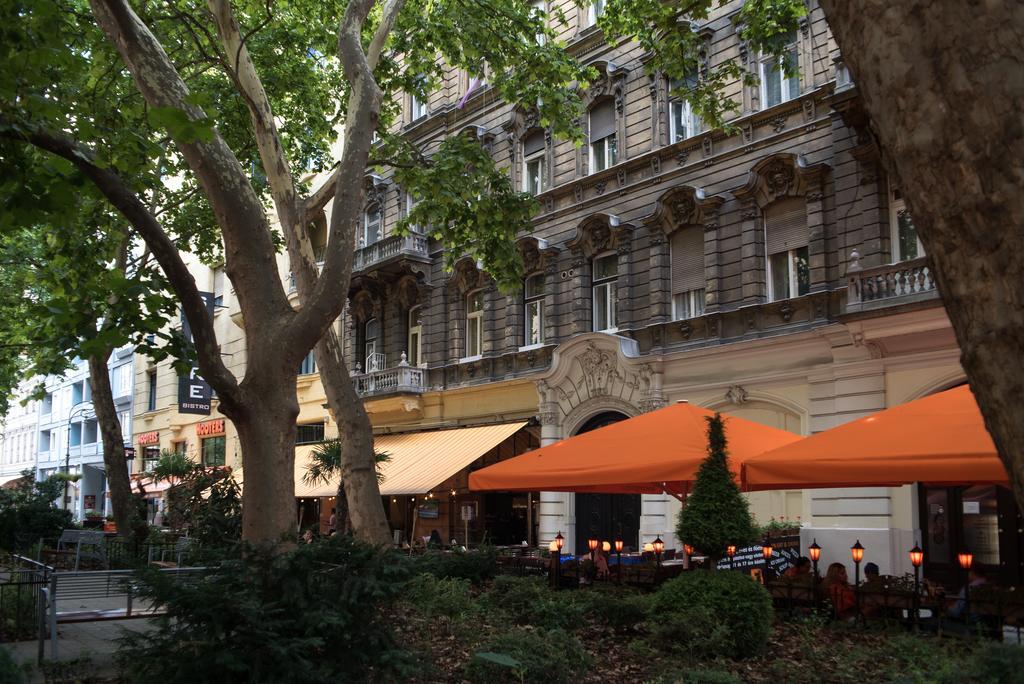 Apartamento Inviting Flat In The Heart Of Town Budapest Exterior foto