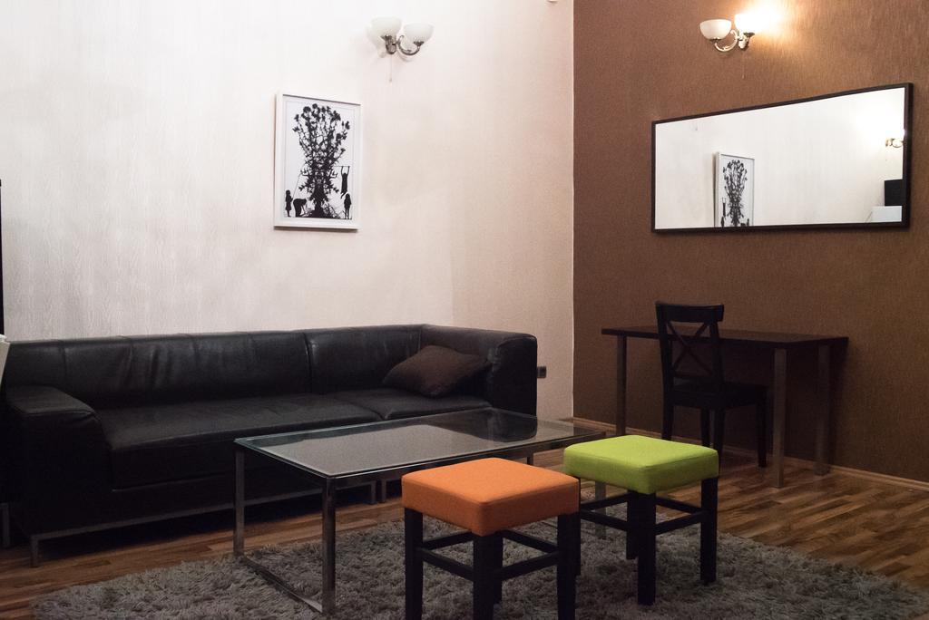 Apartamento Inviting Flat In The Heart Of Town Budapest Exterior foto