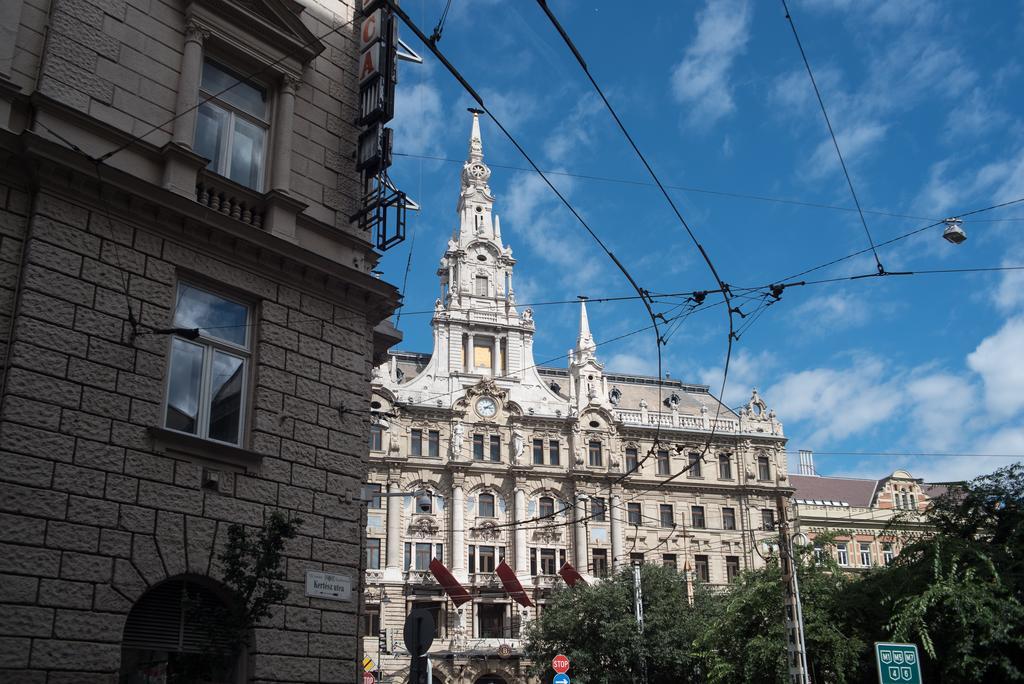 Apartamento Inviting Flat In The Heart Of Town Budapest Exterior foto