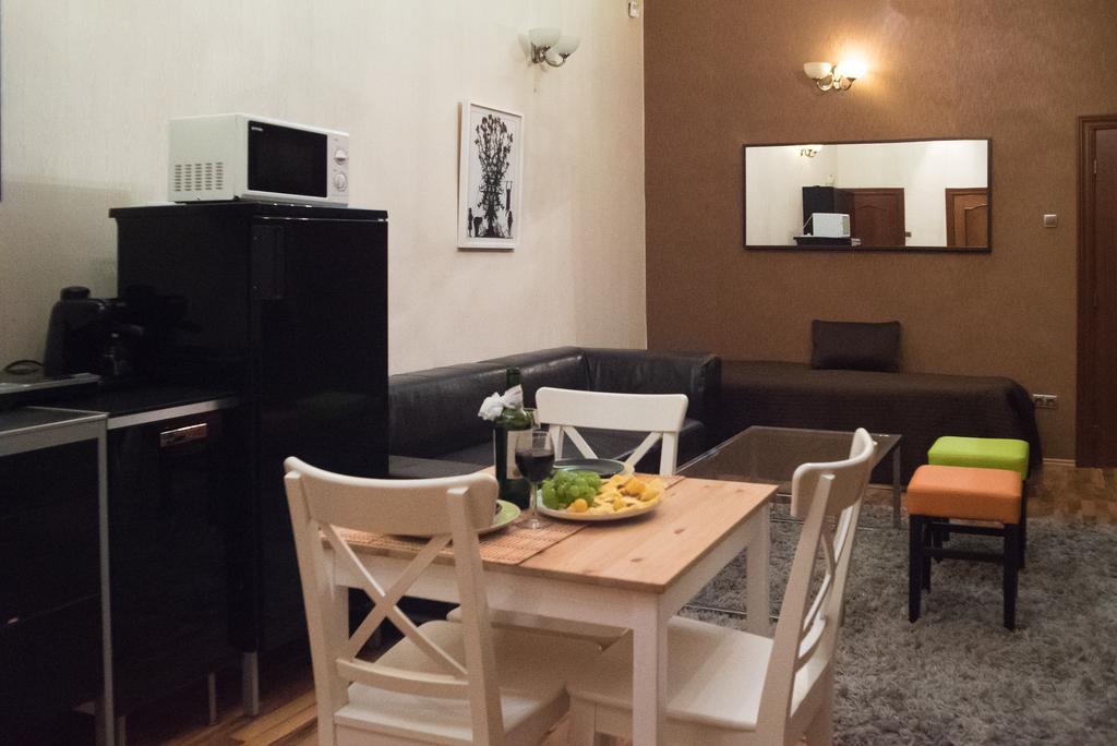 Apartamento Inviting Flat In The Heart Of Town Budapest Exterior foto