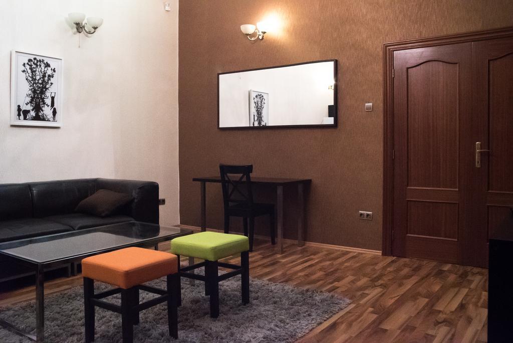 Apartamento Inviting Flat In The Heart Of Town Budapest Exterior foto