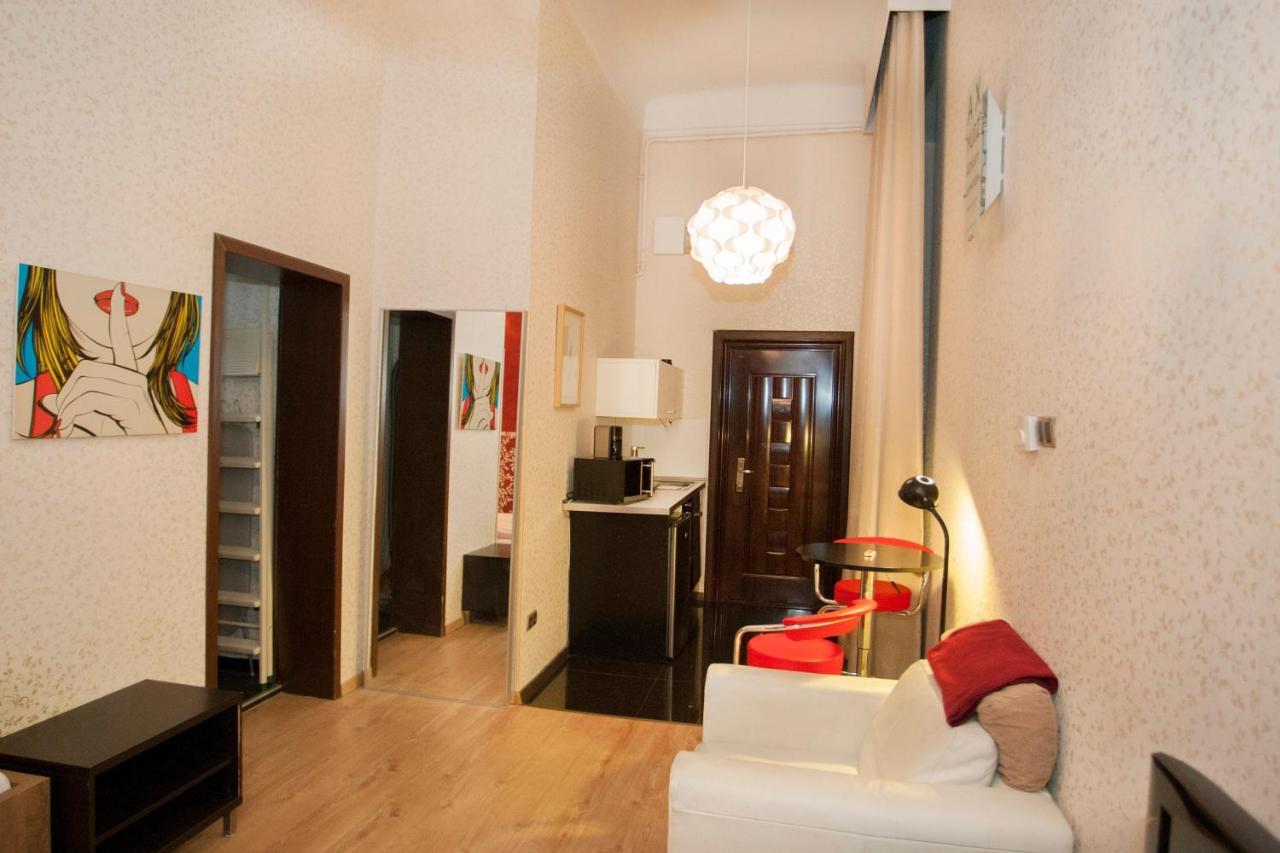 Apartamento Inviting Flat In The Heart Of Town Budapest Exterior foto