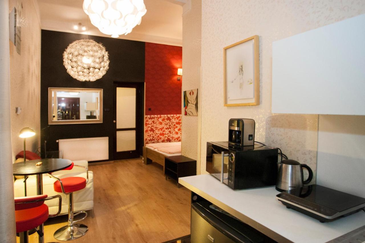 Apartamento Inviting Flat In The Heart Of Town Budapest Exterior foto