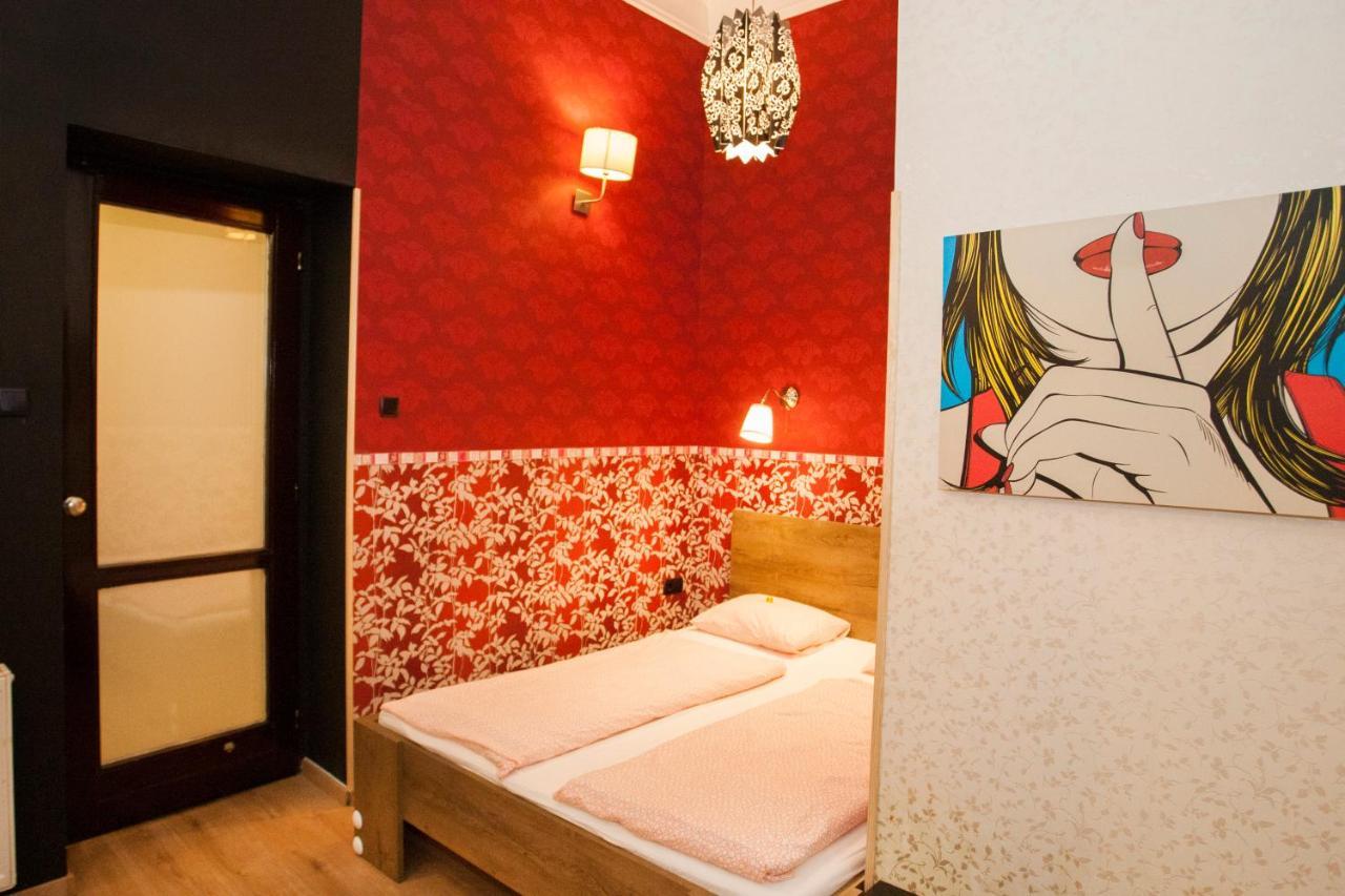 Apartamento Inviting Flat In The Heart Of Town Budapest Exterior foto